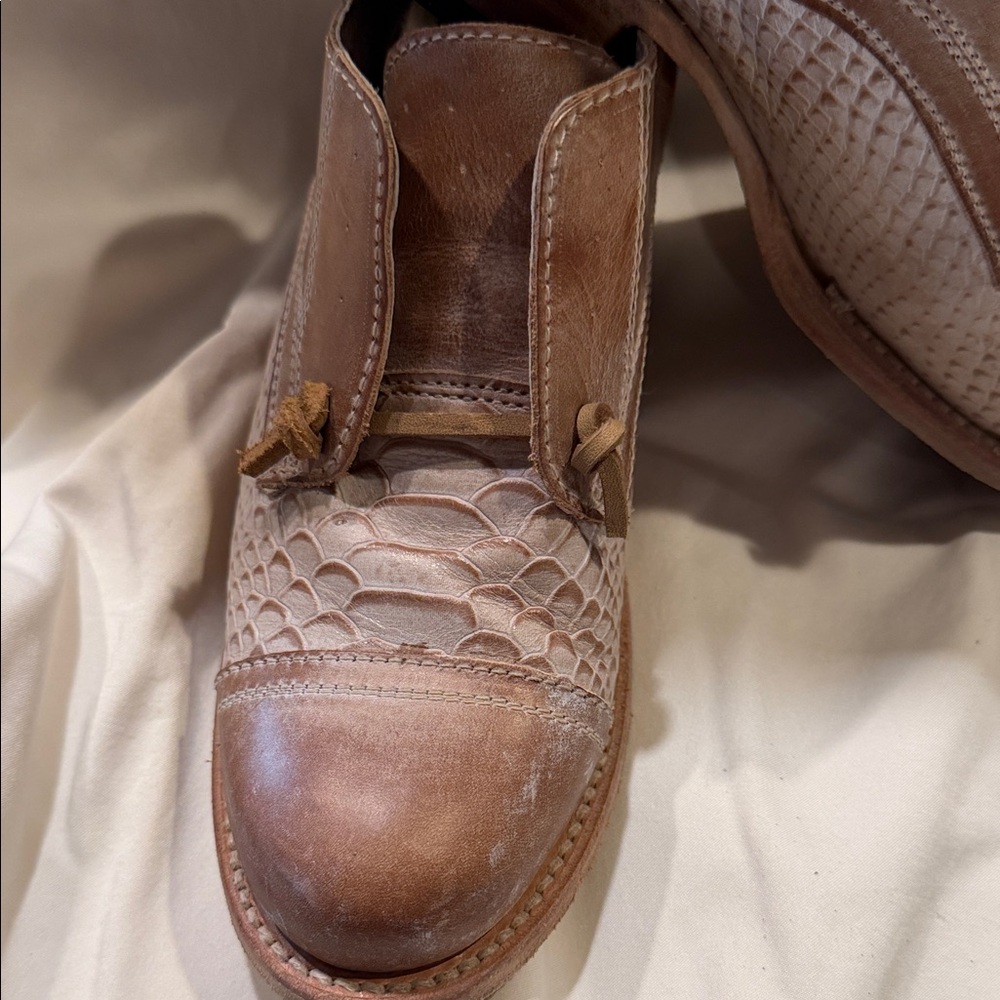 freebird women’s y Tan/Brown Leather Chukka Boots - Picture 3 of 4